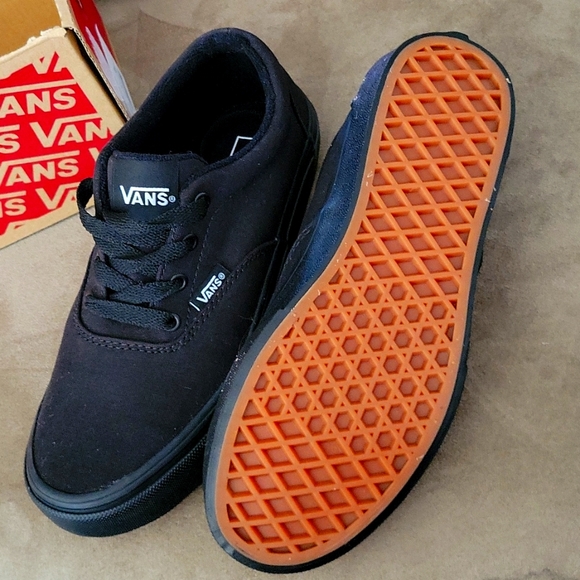 NIB Vans Doheny Canvas Sneaker 3Y - Picture 1 of 3